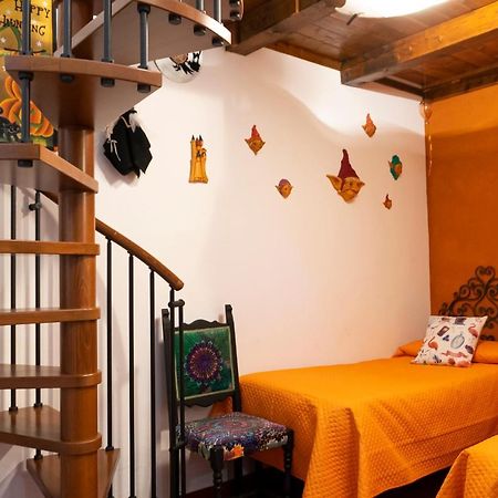Le Streghe Rooms E Art,Centralissimo Con Garage Su Richiesta Livorno Exterior photo